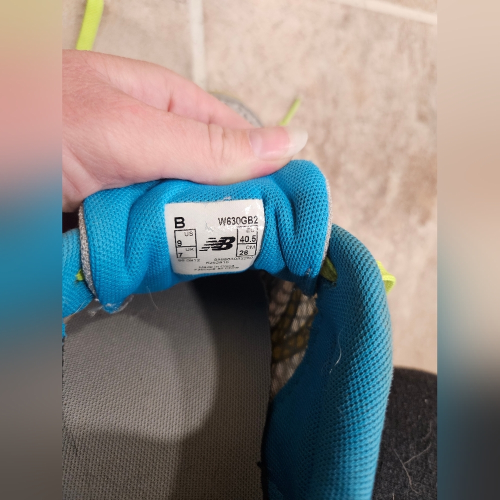 New Balance shoes - Picture 2 of 16